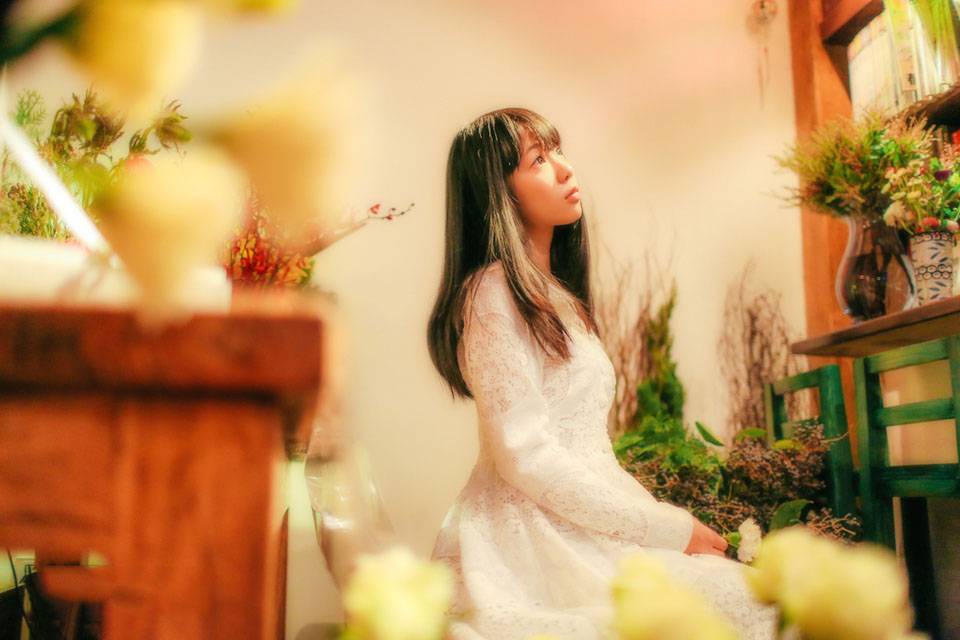 纯纯少女的午后与花相伴-6