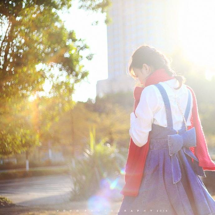 阳光下甜美迷人笑容-7