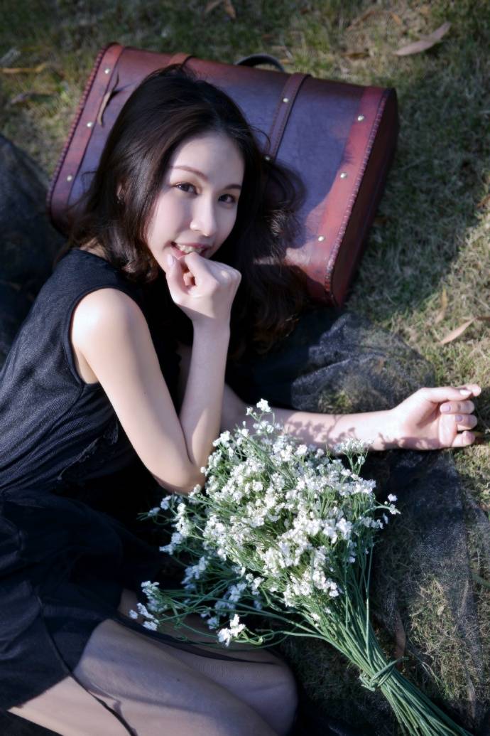 清纯少女的黑色森林风