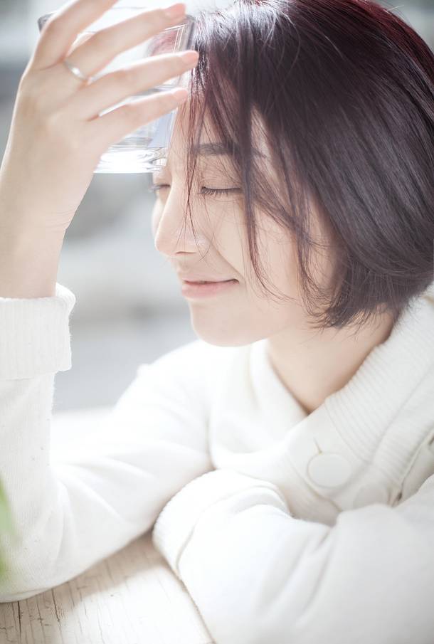 褚萌琦纯白写真清纯可人-3