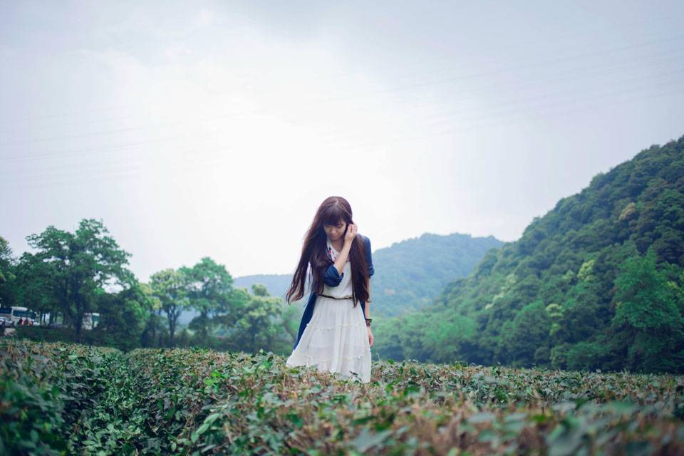 爱笑少女的田野风情-6