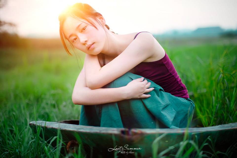 美胸少女甜美的户外-5