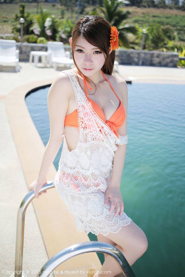 游泳池旁的桔色比基尼性感少女 -7