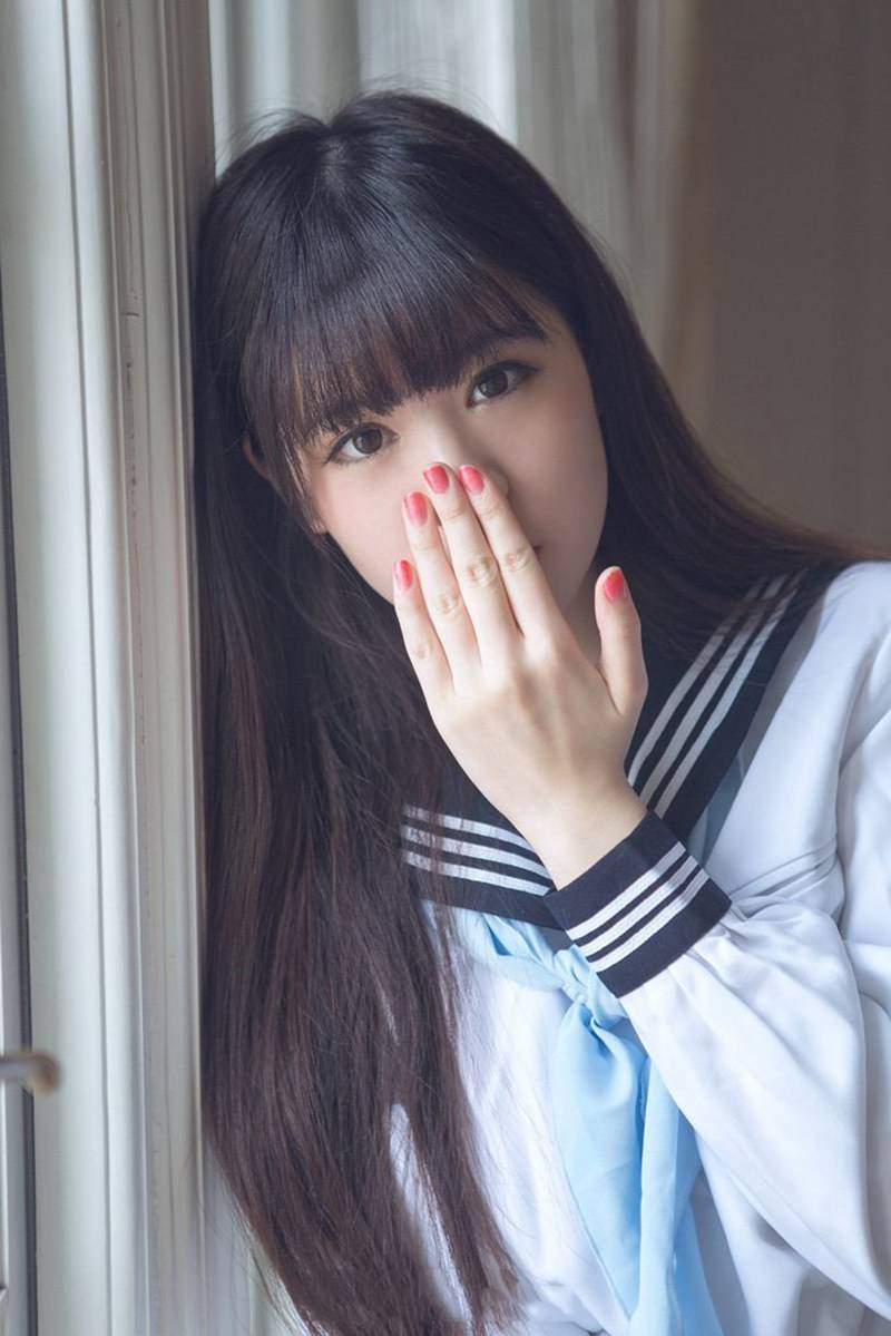 教室里清纯美女校花制服唯美写真-4