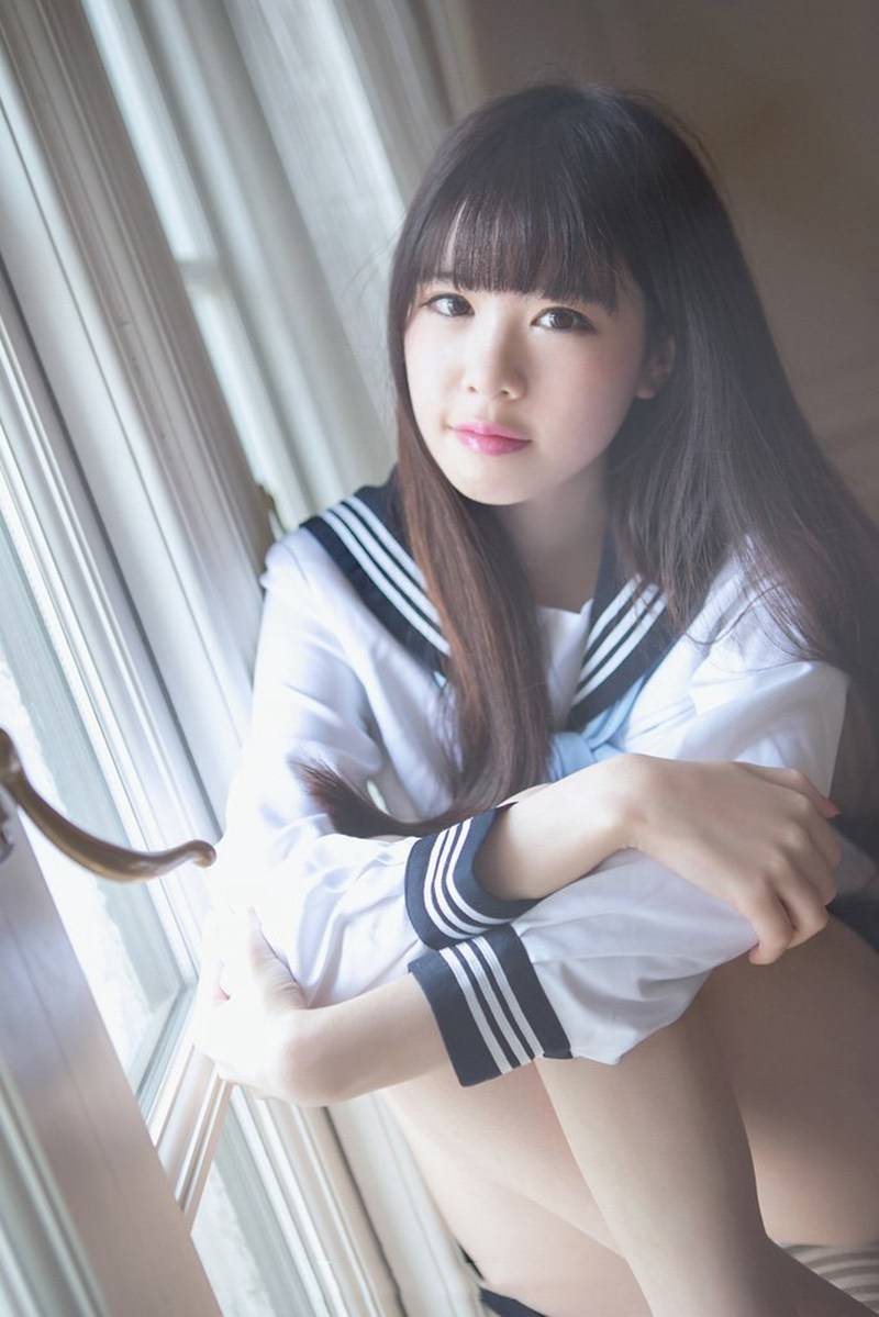 教室里清纯美女校花制服唯美写真-9