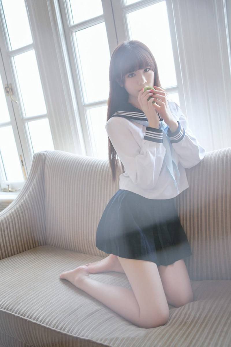 教室里清纯美女校花制服唯美写真-10