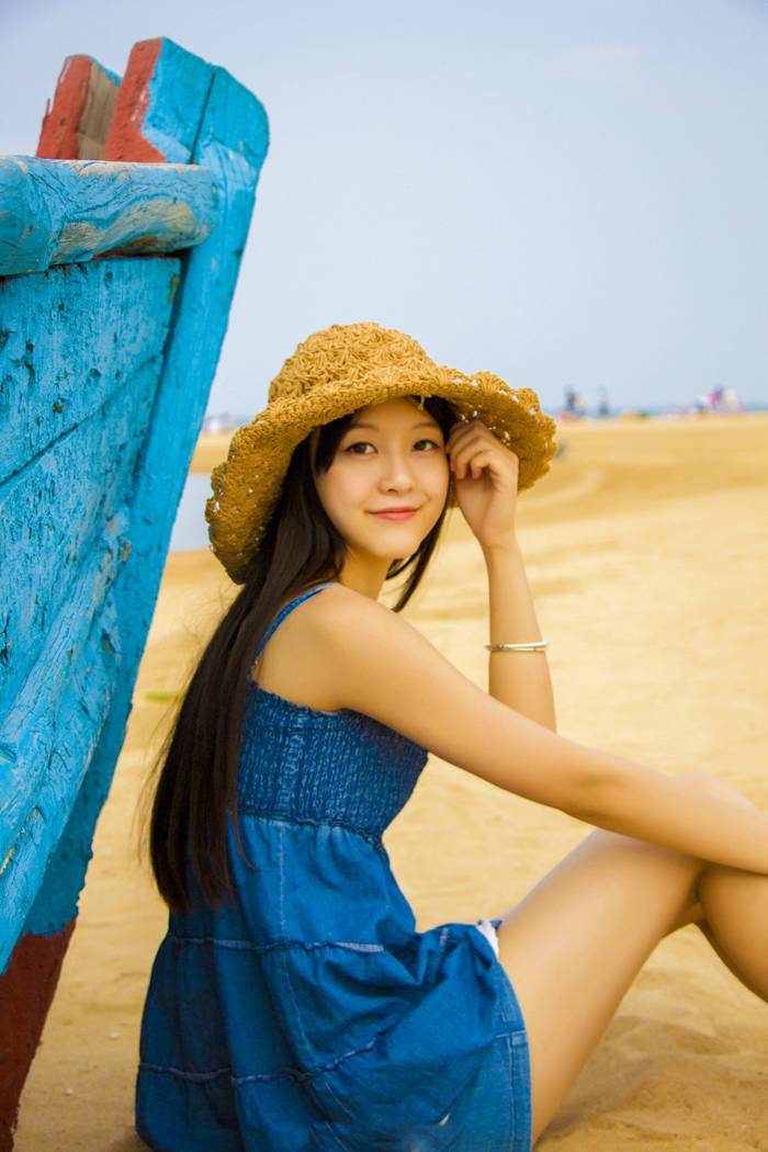 纯情少女身着蓝裙海边唯美写真-7