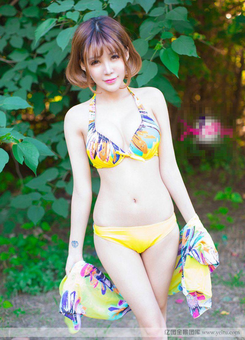 性感少妇Alin美胸露沟性感销魂私房写真-19