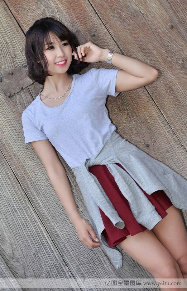 韩系阳光美女室外性感写真-6