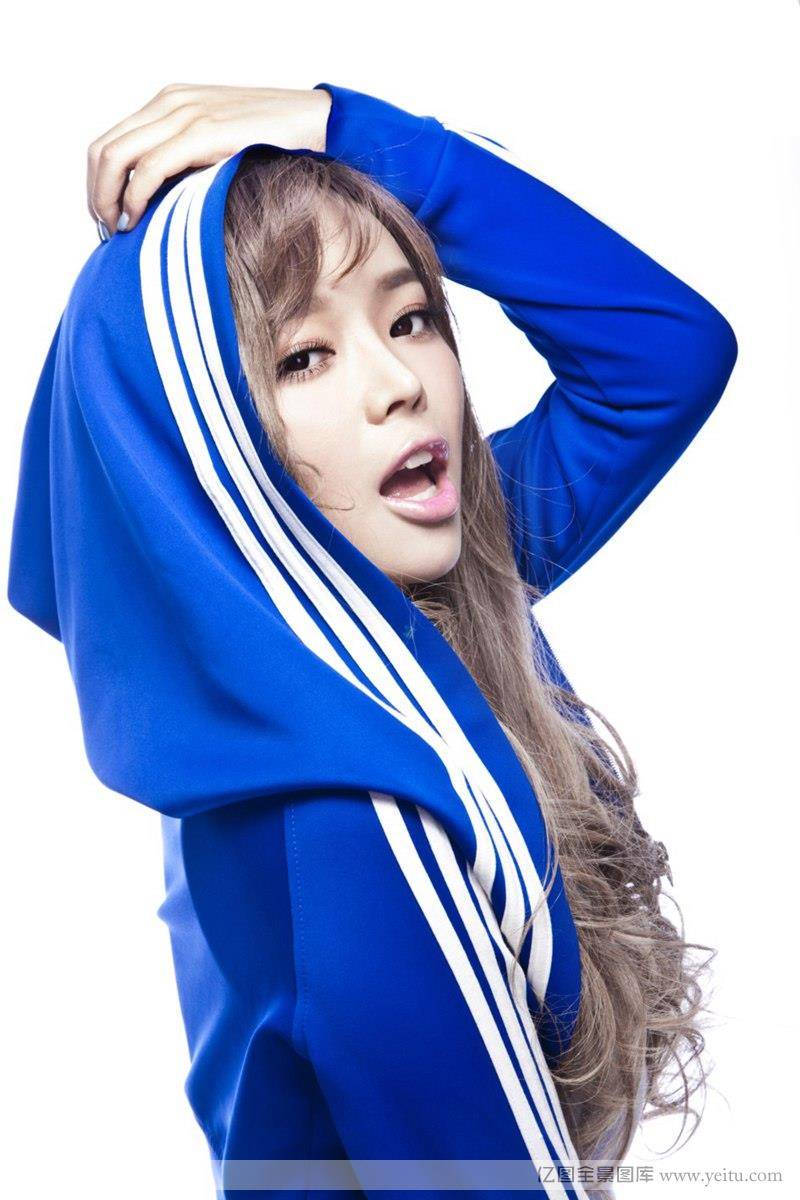 时尚女装模特裴紫绮靓丽无限纯情写真-5