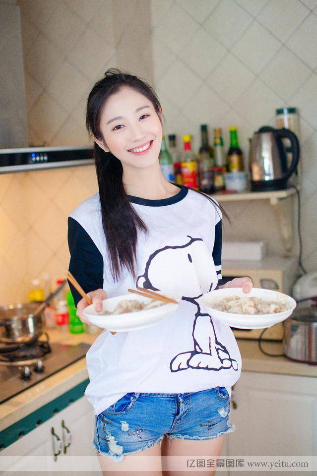 清纯小美女居家甜美迷人灿烂笑容-3