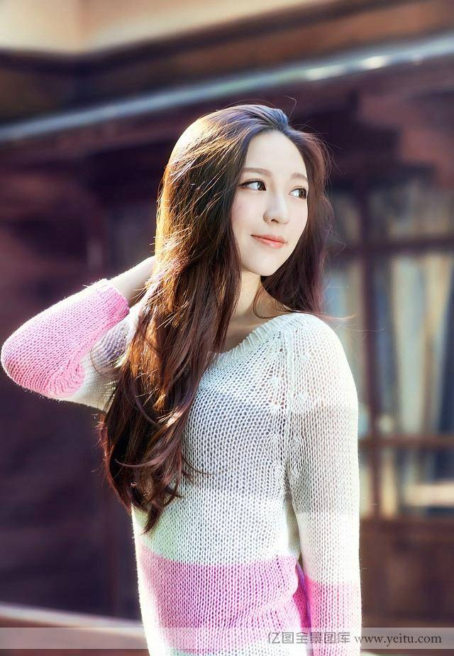 清新恬静长发美女初秋时节安静写真