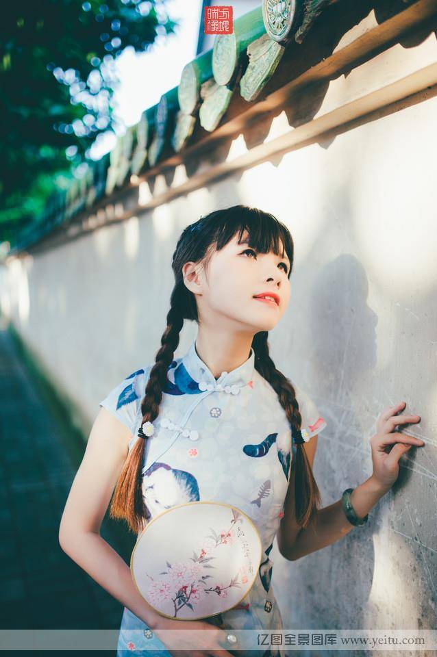 清新旗袍美女快乐时光可爱写真-9