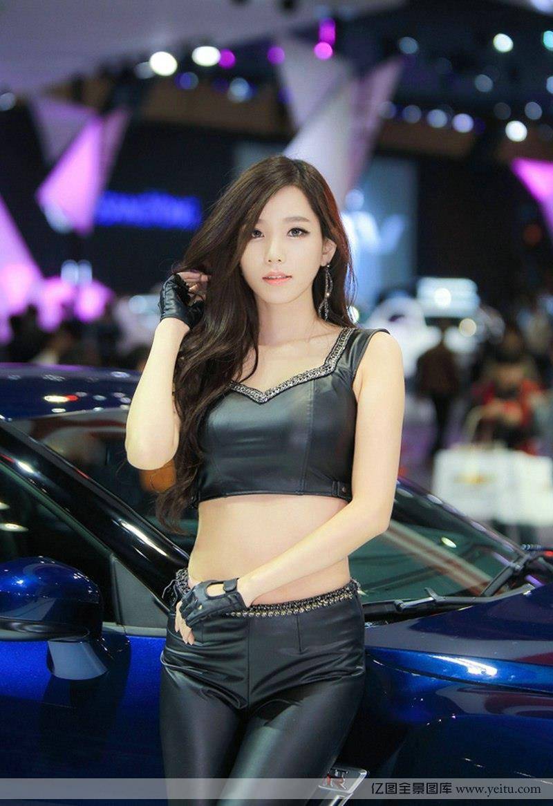 性感美女车模皮衣诱惑高清靓丽写真