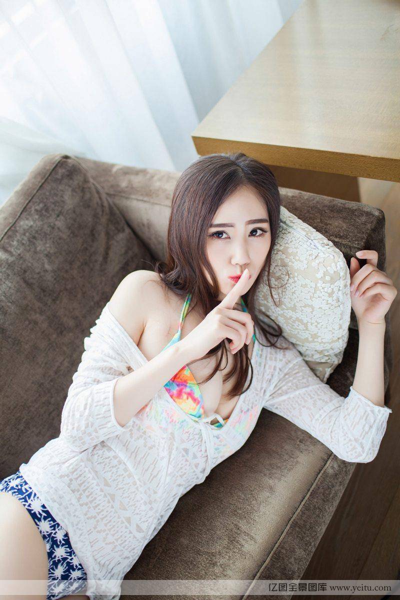 拥有傲人身材的宅男女神刘思思性感私房写真-8