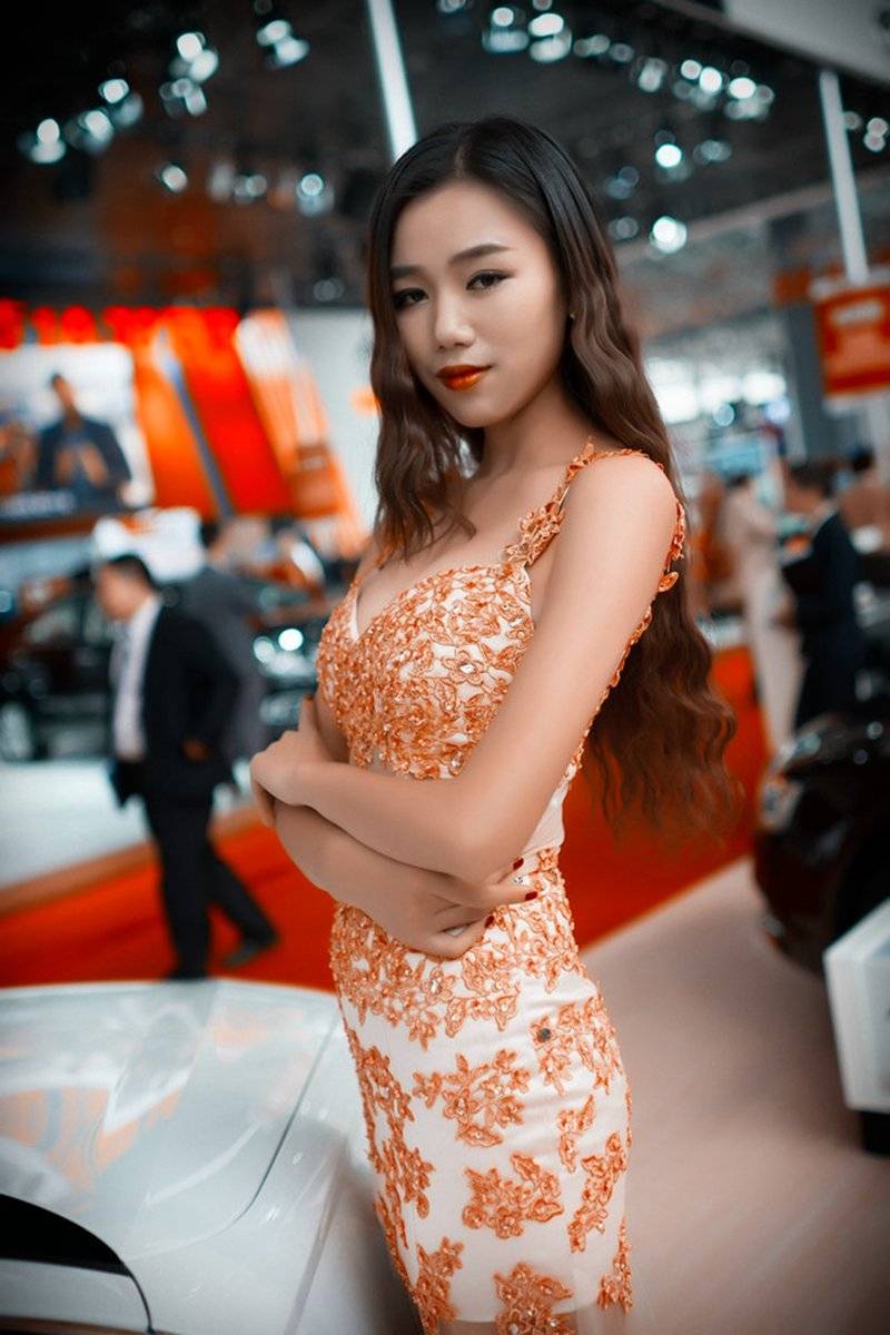惊艳车展美女模特靓丽身材性感写真
