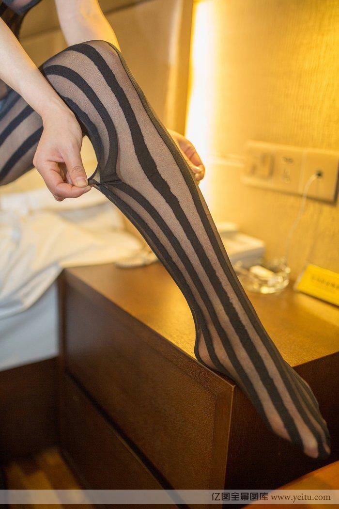 宅男女神宋梓诺喷血学生装制服诱惑-37