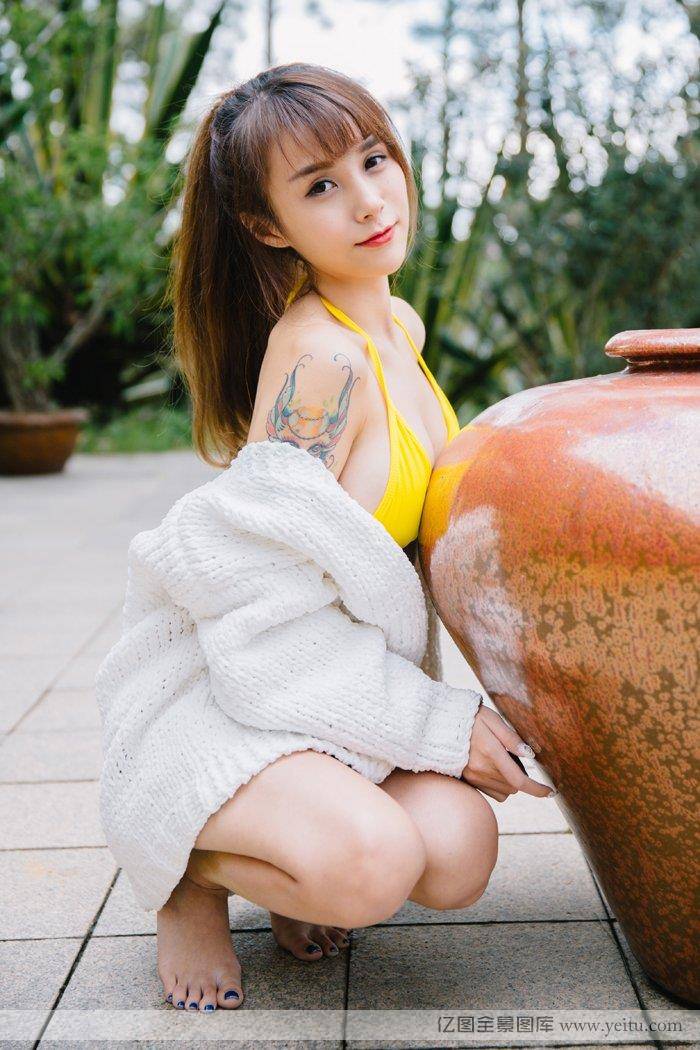 美女模特夏美酱呼之欲出尤物写真-16