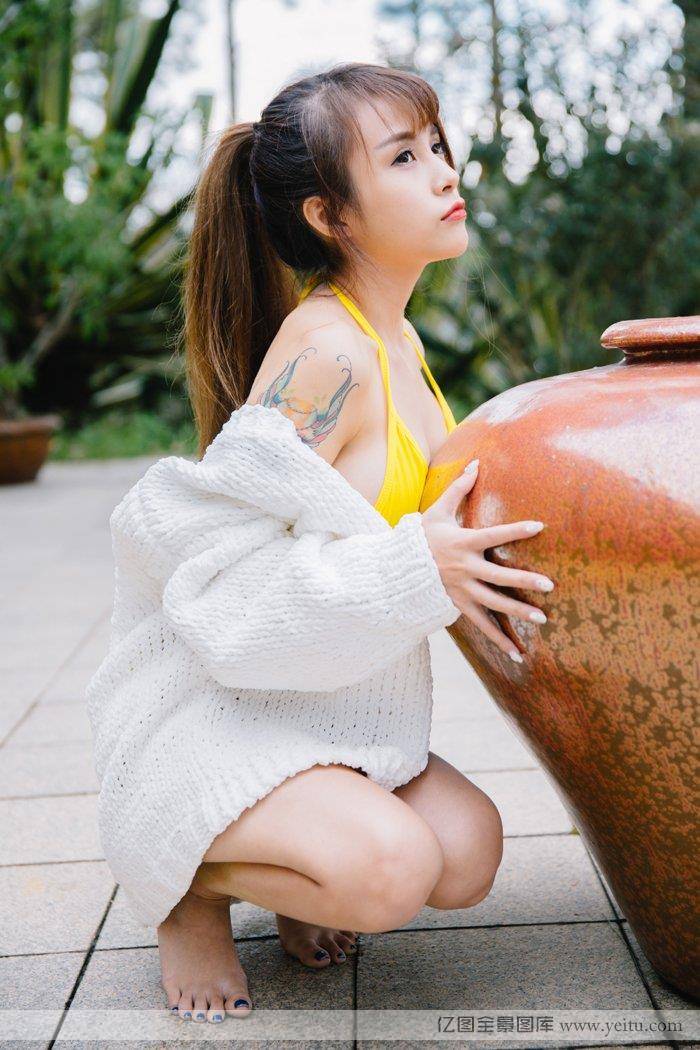 美女模特夏美酱呼之欲出尤物写真-17