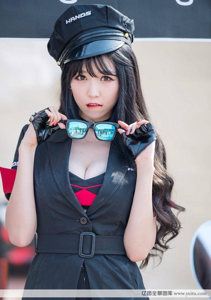 美女车模性感外漏制服诱惑高清写真-39