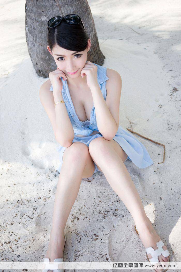 网红美女MARA酱学生装制服诱惑私房拍摄-30