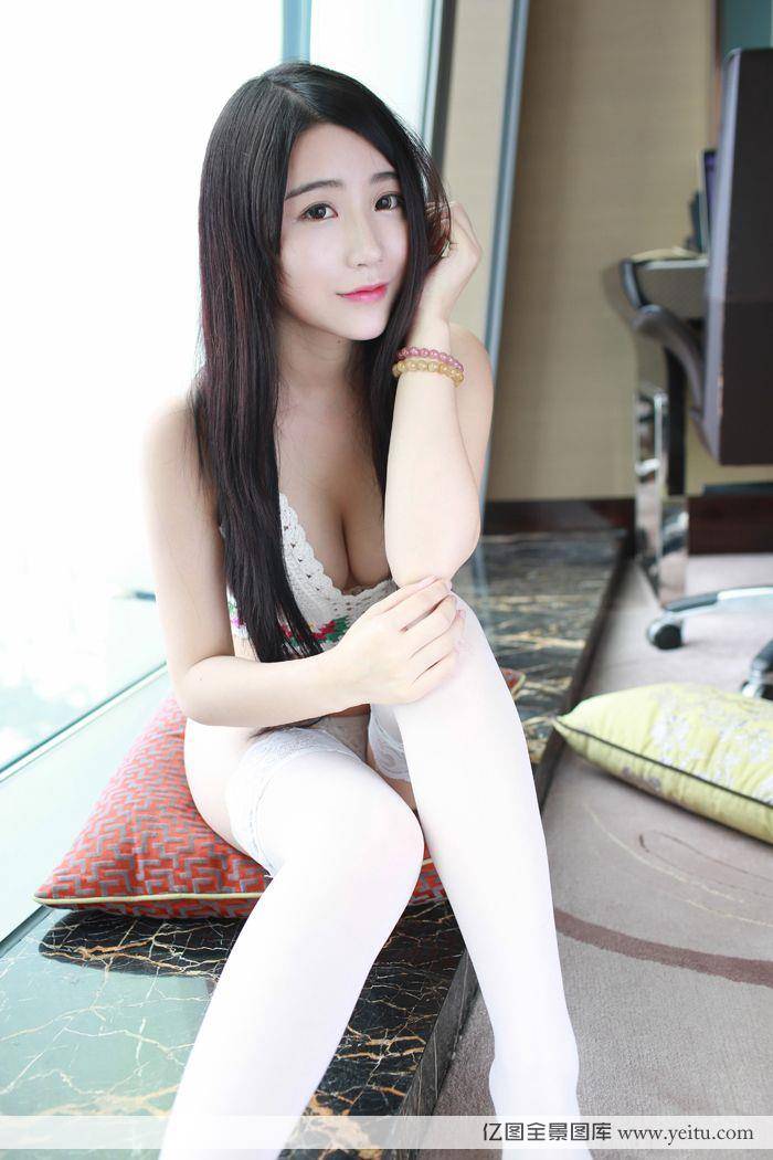 性感美女妹子谢芷馨翘臀美乳诱惑十足