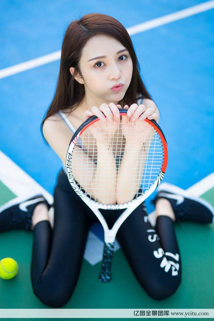 美女模特嘟嘟清秀完美身材网球场性感写真-14