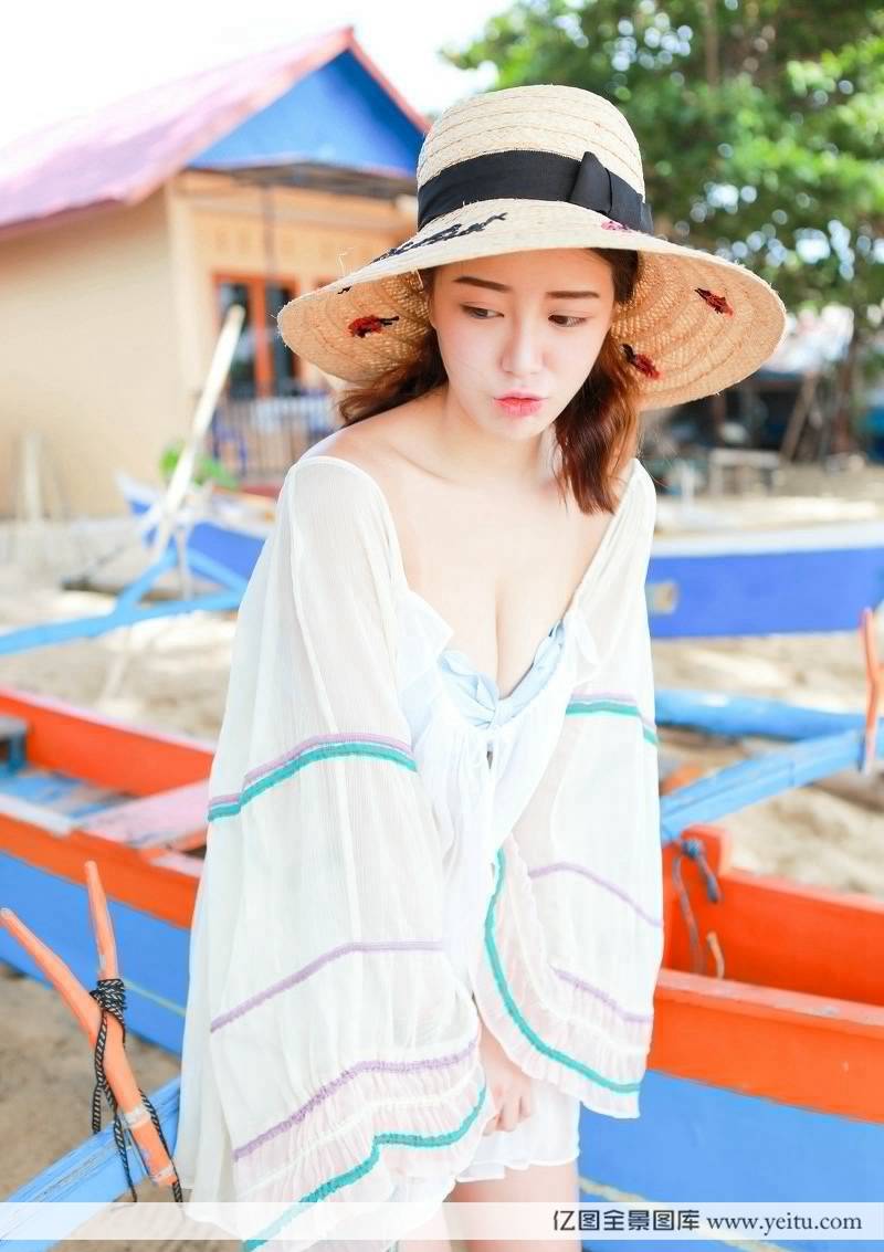 清新美女养眼优美长发纯情户外写真-6