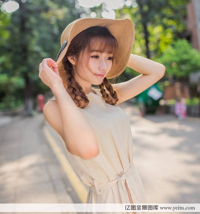 清纯美女户外俏丽多姿唯美性感写真-8