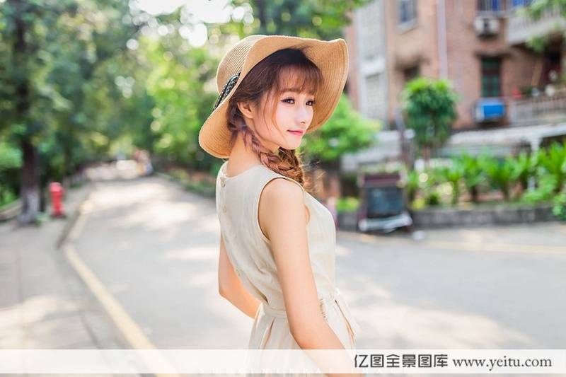 清纯美女户外俏丽多姿唯美性感写真-9