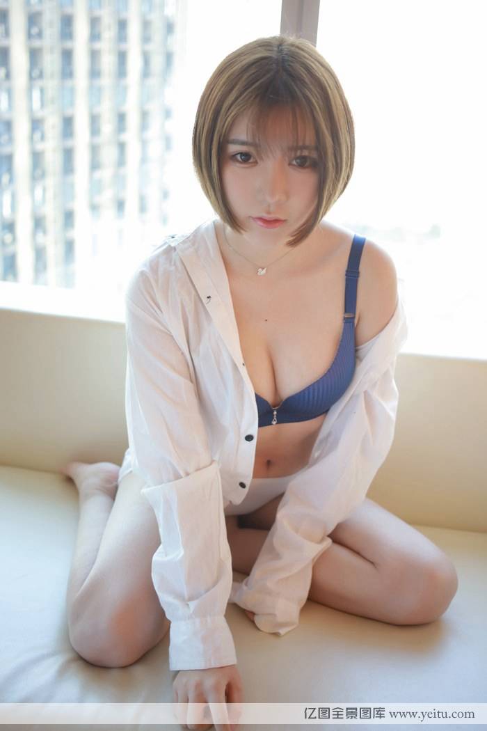 美女模特范女郎童颜巨乳白衬衫诱惑写真