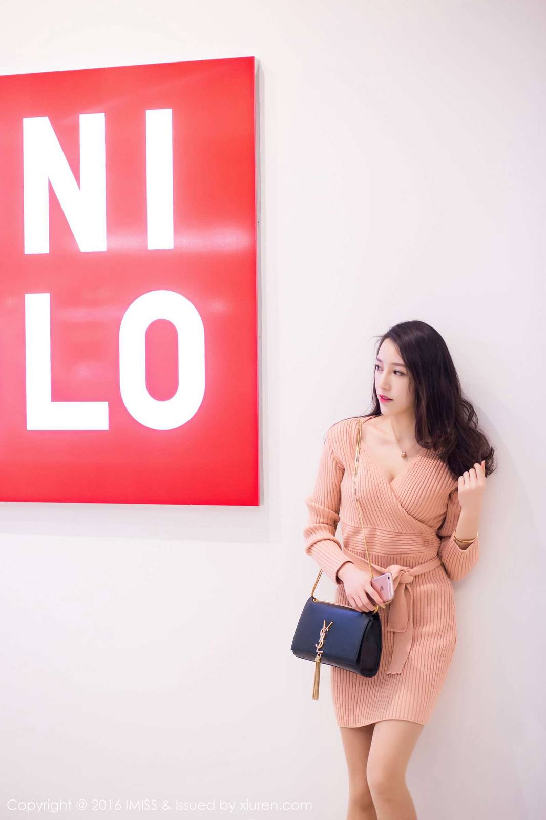 爱蜜社美女模特刘奕宁&罗熙桐&兜儿Eva&夏茉GiGi性感街拍-7