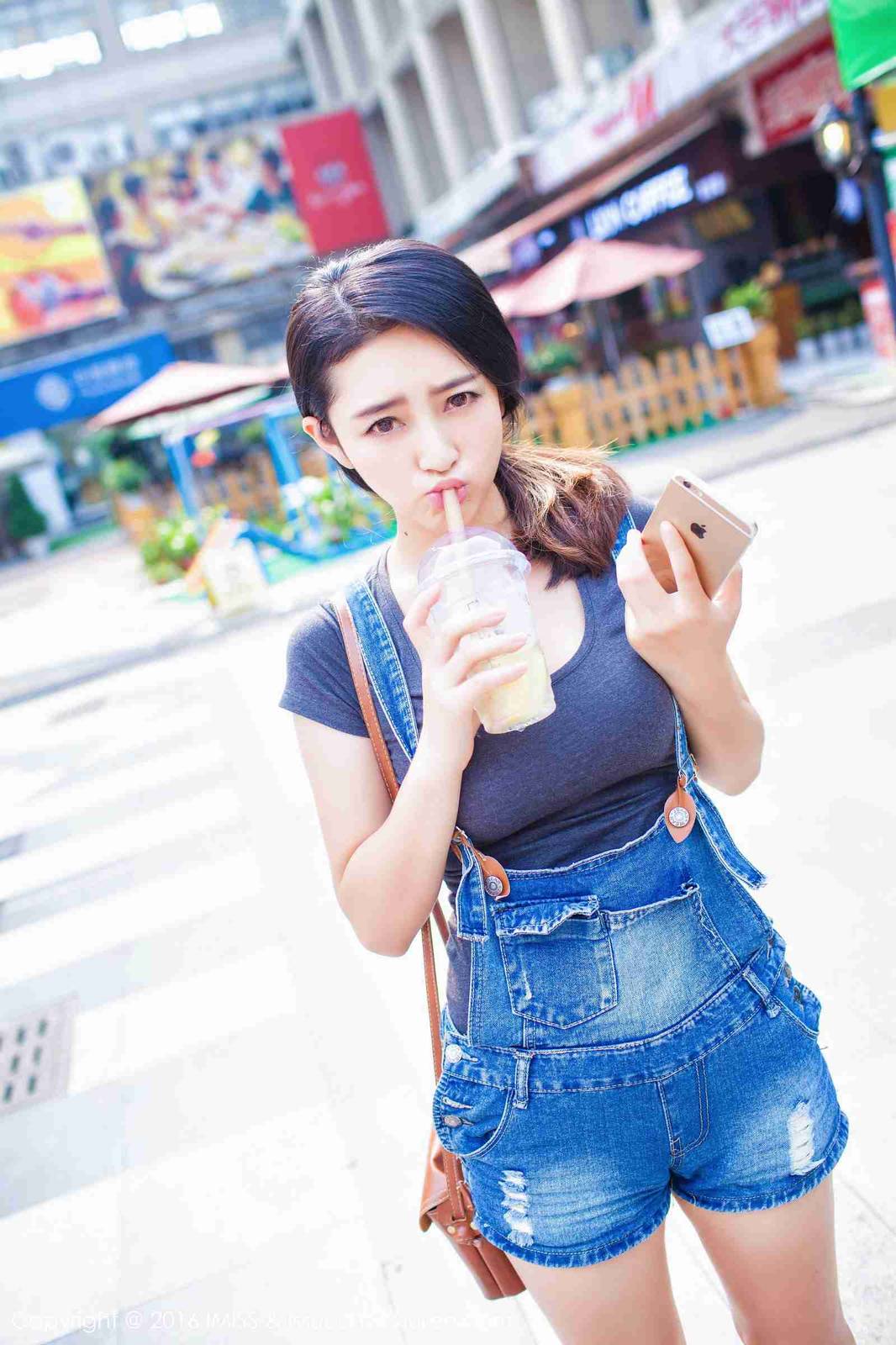 爱蜜社美女模特刘奕宁&罗熙桐&兜儿Eva&夏茉GiGi性感街拍-29