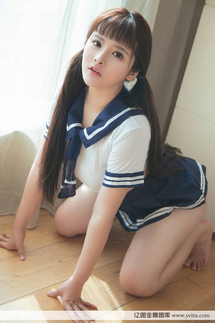 宅男女神杨漫妮学生装丰乳肥臀制服诱惑-4