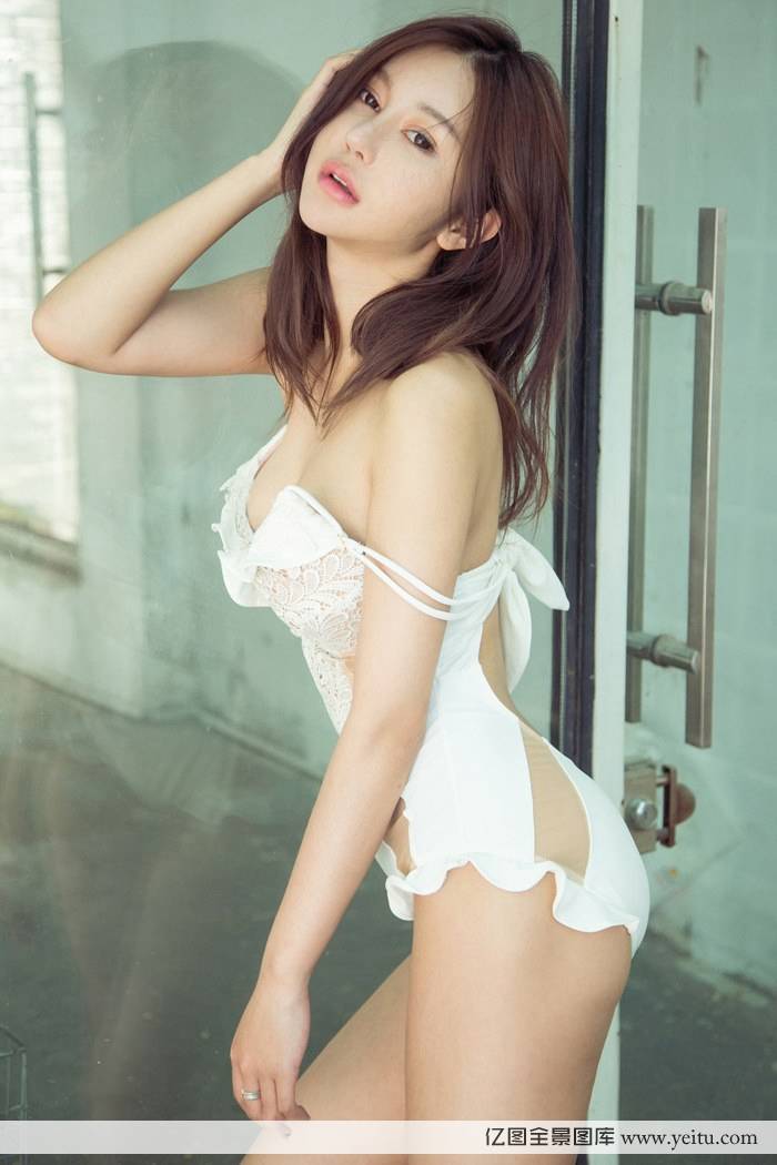 性感美女模特漫兮火辣美胸翘臀诱惑私房写真-22