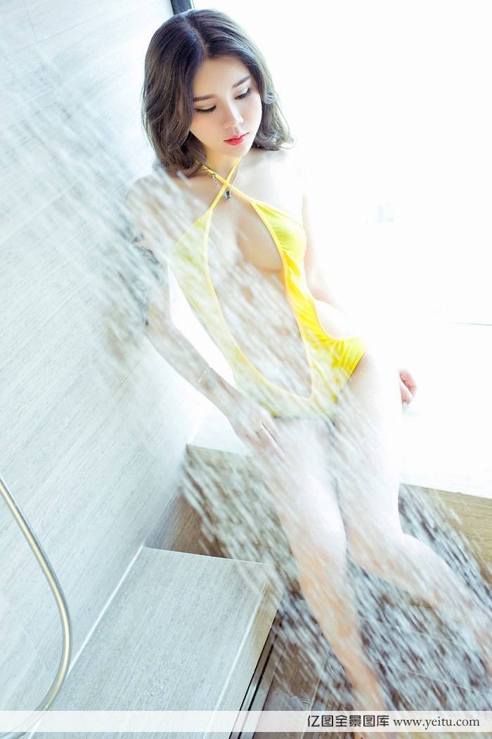 极品嫩模爱丽莎镂空旗袍露乳沟事业线十足-35