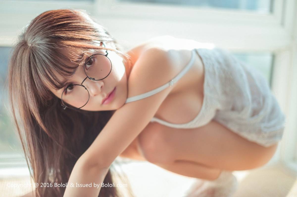 菠萝社美女模特夏美酱穿着白裙内衣性感诱惑-59