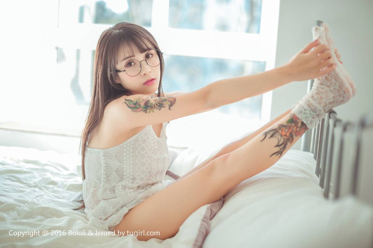 菠萝社美女模特夏美酱穿着白裙内衣性感诱惑-69