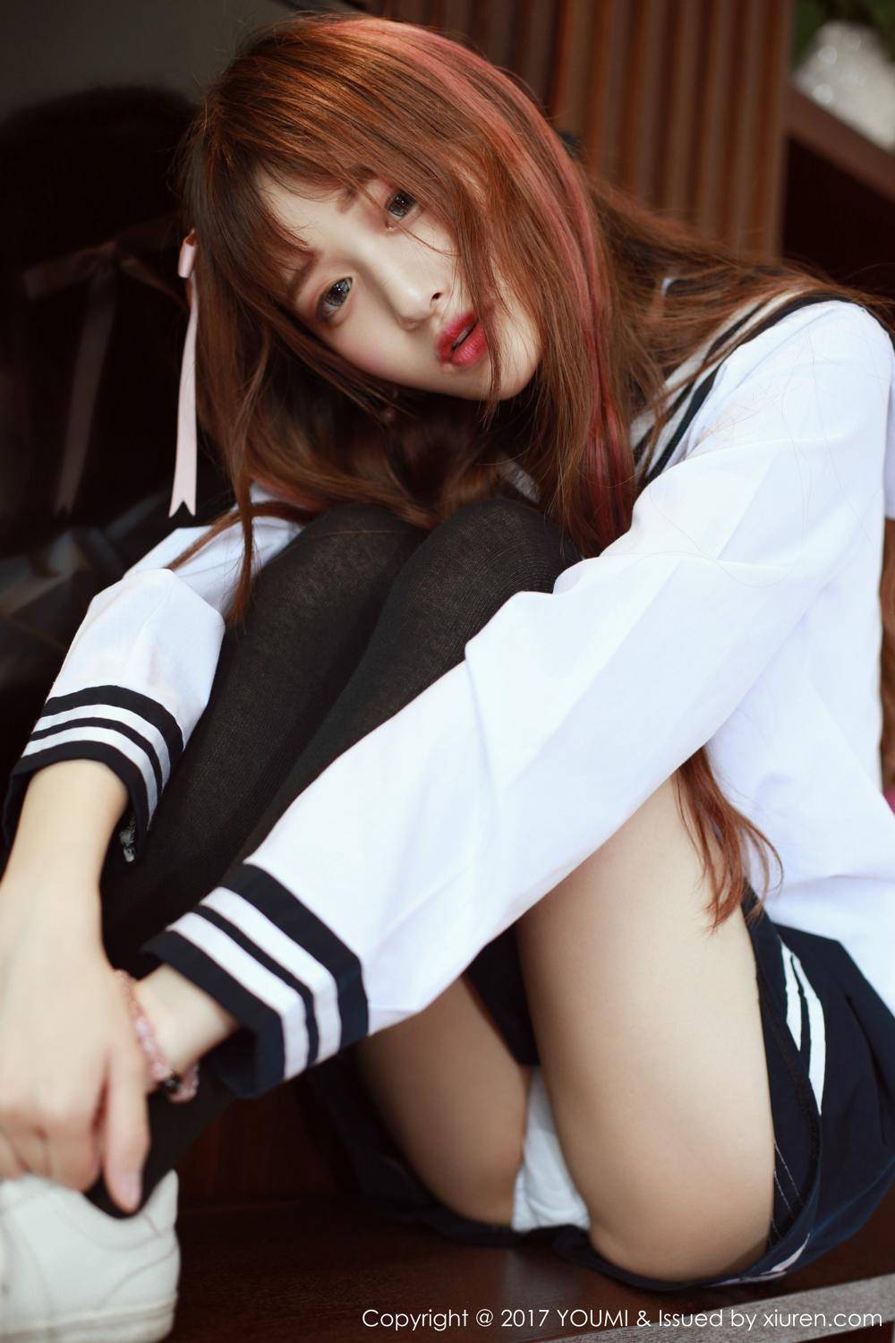 尤蜜荟新晋嫩模little贝壳碎花长裙与校服内衣写真-3