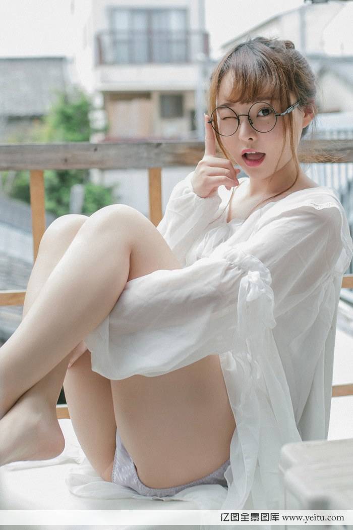 美女模特柳侑绮童颜巨乳丰乳肥臀秀出好身材-22