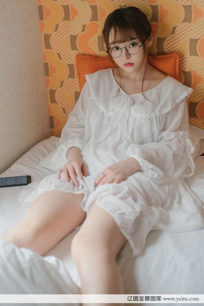 美女模特柳侑绮童颜巨乳丰乳肥臀秀出好身材-31