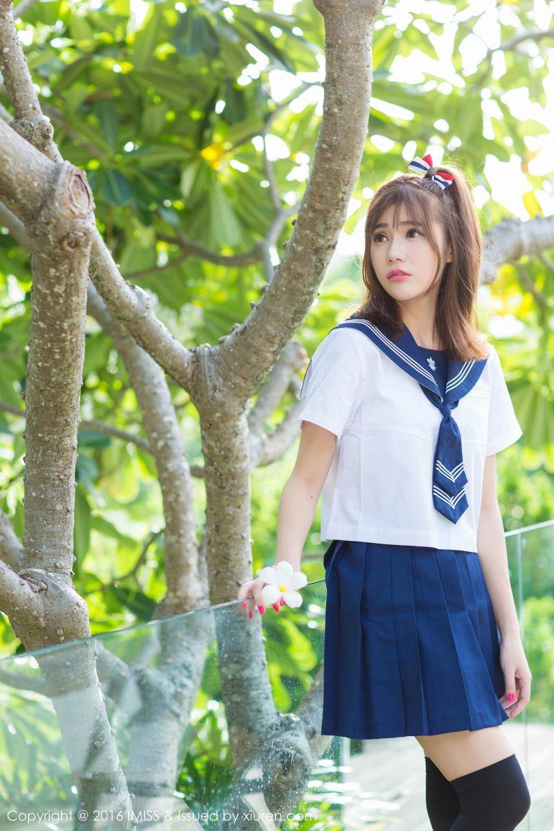 爱蜜社美女模特Sandy陈天扬校服制服诱惑比基尼旅拍-9