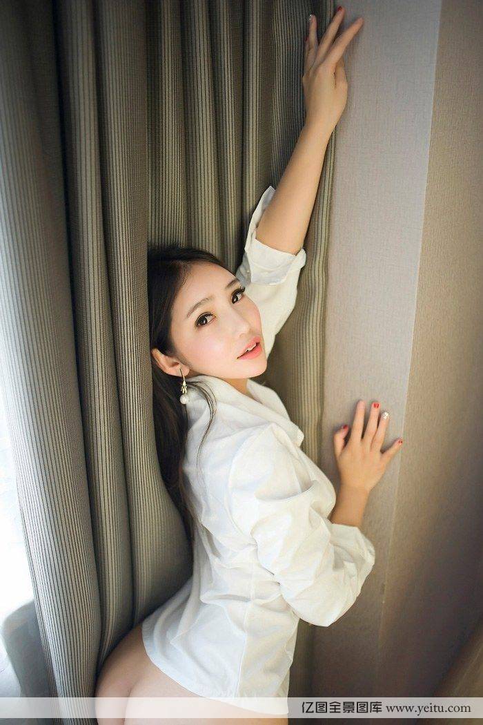 宅男女神艾弥丰乳肥臀室内性感私房写真福利-15