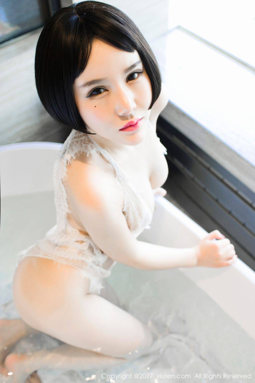 秀人网新晋嫩模曲佑熙白色蕾丝粉色内衣浴室湿身诱惑-36