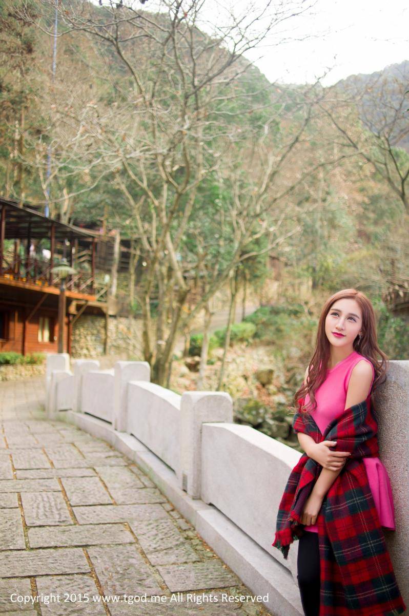 推女神女神驾到艾希ICE温泉比基尼泳池湿身诱惑-9