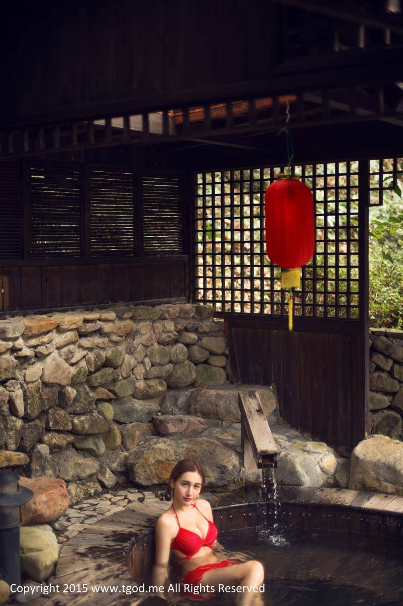 推女神女神驾到艾希ICE温泉比基尼泳池湿身诱惑-19