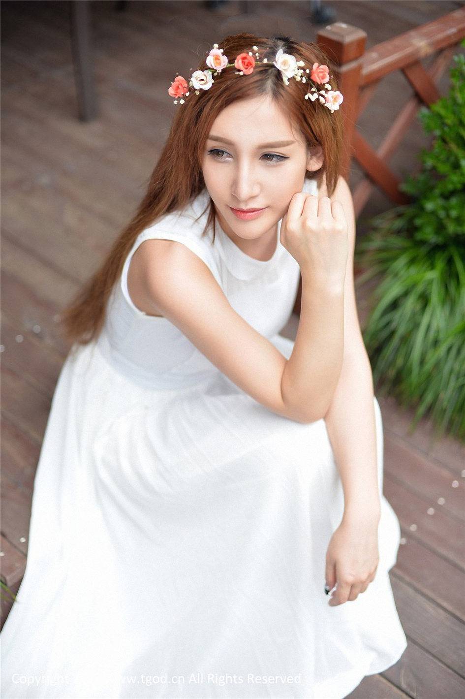 推女神大胸嫩模艾希ICE浙西民宿室外阳光写真-11