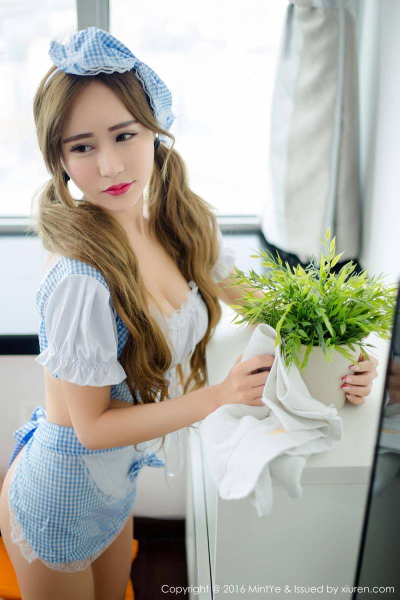 薄荷叶美女模特何梦兮Stacy女仆装修长美腿制服诱惑首刊-34