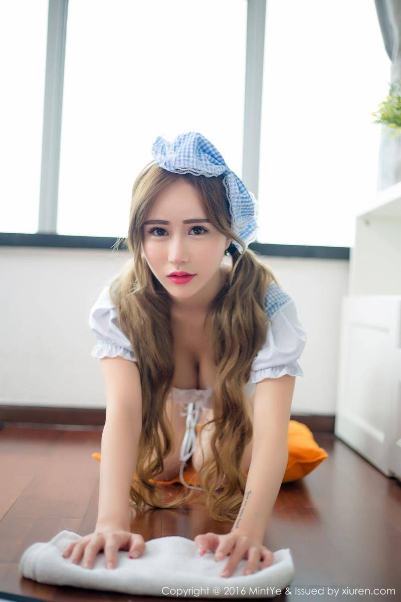 薄荷叶美女模特何梦兮Stacy女仆装修长美腿制服诱惑首刊-41