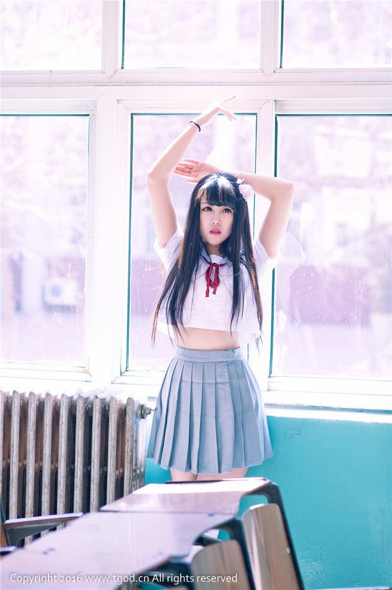 平面模特伊伊Eva美少女制服诱惑装扮写真-13